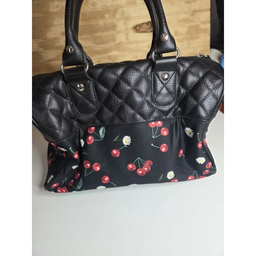 Liquorbrand Daisy Cherry Bowler Bag Quilted Satchel Duffel Shoulder Strap Black‎